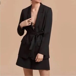 Aritzia Wilfred Novella Belted Blazer- Black- Size M- Linen Blend